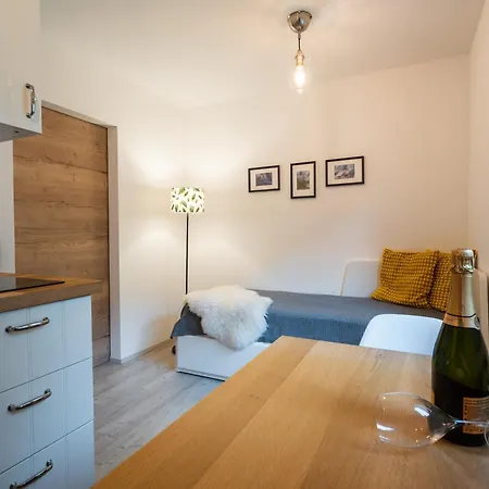 Loyd, - Apartament Kranjska Gora
